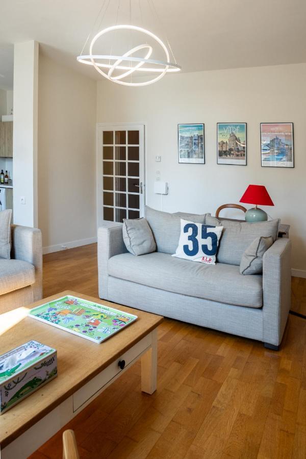 Bel Appartement, Bien Equipe Et Confortable Dans Le Centre Historique Fougeres Ngoại thất bức ảnh
