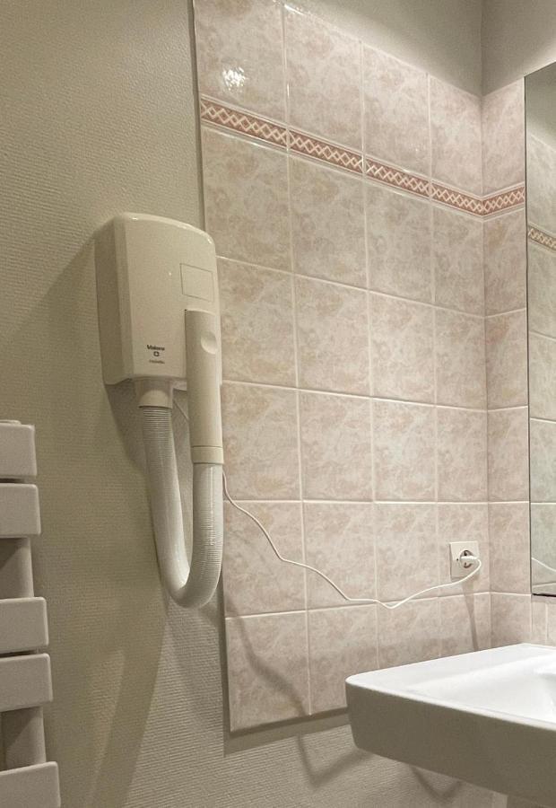 Bel Appartement, Bien Equipe Et Confortable Dans Le Centre Historique Fougeres Ngoại thất bức ảnh